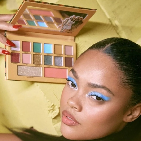 Kylie Cosmetics Wizard Of Oz Eye and Face Pressed Powder Palette - Picture 15 of 16